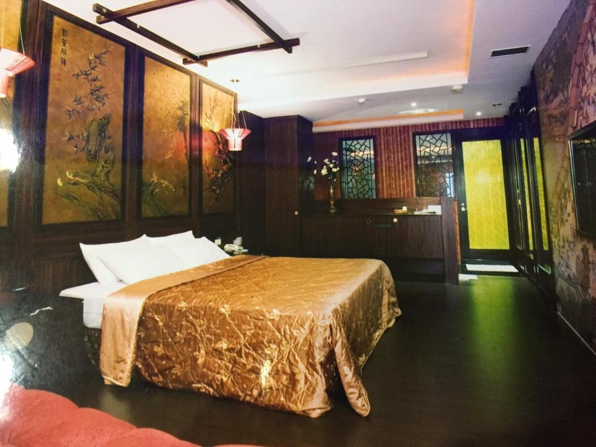 Chateau Motel & Spa Kaohsiung Bagian luar foto