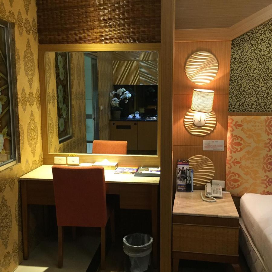 Chateau Motel & Spa Kaohsiung Bagian luar foto